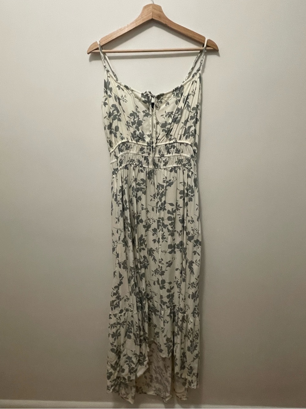 Streetwear Society Ivory Maxi Dress with Sage Floral Print - Picture 2 of 12